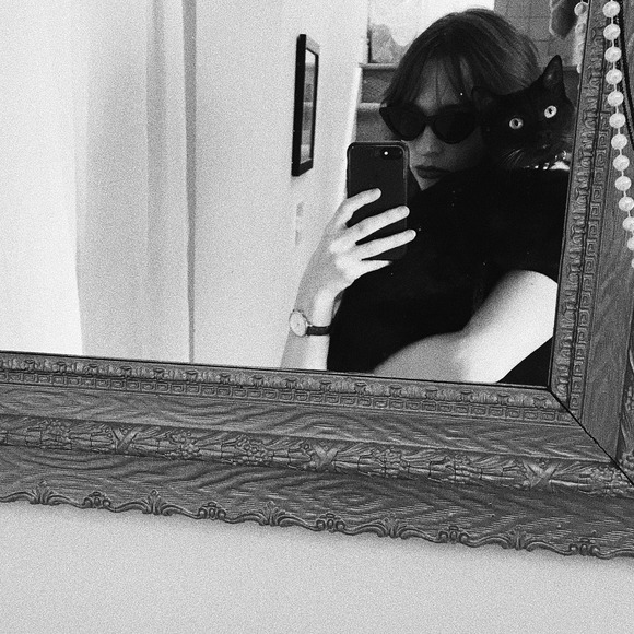 Meet your Posher, Sophie - Picture 1 of 1